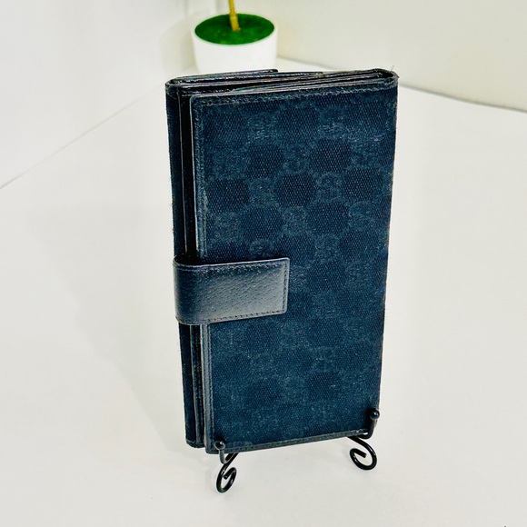 Gucci Dark Blue Clutch with iconic Gucci logo - Picture 12 of 12